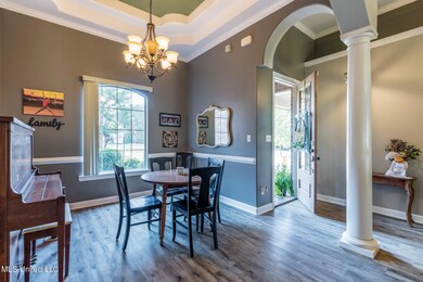 DINING-ENTRANCE