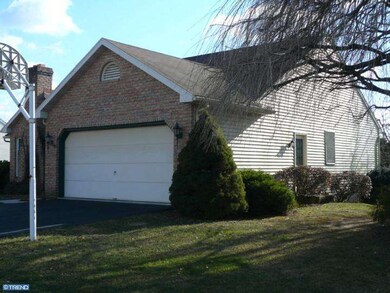 2945 Linda Ln, Reading, PA 19608 - photo 5