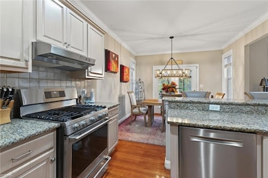 1605 Swan Lake Crescent, Chesapeake, VA 23321 - photo 7