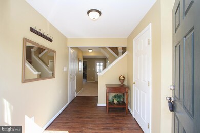 46674 Cavendish Square, Sterling, VA 20165 - photo 4