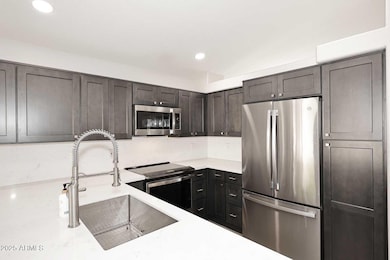 3218 E Oraibi Dr, Phoenix, AZ 85050 - photo 3