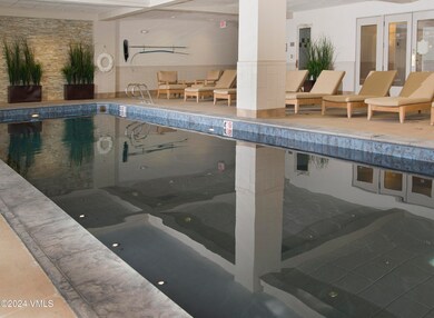 St-James-PlL-Web_Pool