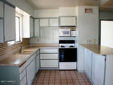023-325667 - Kitchen Alternate View