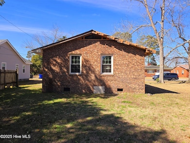 106 Beech St, Williamston, NC 27892 - photo 4