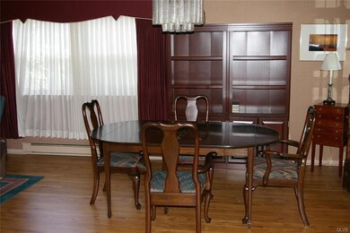 2886 Elm Ct, Allentown, PA 18103 - photo 3