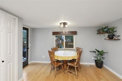 Eat-in Kitchen