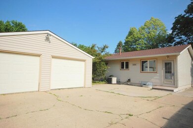 Back/ Garage