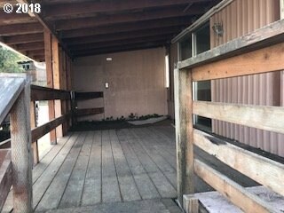 29450 Ellensburg Ave unit 404, Gold Beach, OR 97444 - photo 3