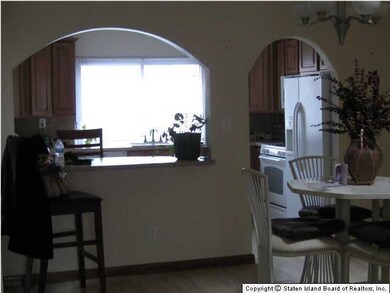 305 Ada Dr unit 70, Staten Island, NY 10303 - photo 7