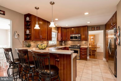 7814 Farmstone Ct, Ellicott City, MD 21043 - photo 4