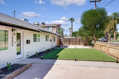 2206 N 26th St, Phoenix, AZ 85008 - photo 3