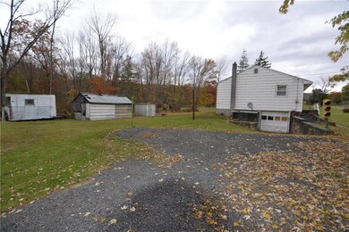 1015 N Oaks Rd, Danielsville, PA 18038 - photo 4