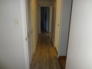 1911 Cherokee Rd, Carpentersville, IL 60110 - photo 6