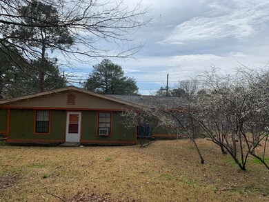 1931 Tulip St, Laurel, MS 39440 - photo 2