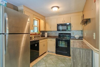 10 Laurel Ln, Bellingham, MA 02019 - photo 4