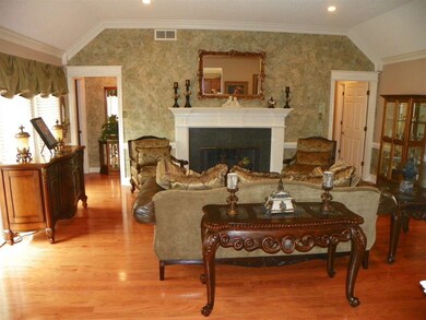 View from the kitchen / breakfast room toward bedr