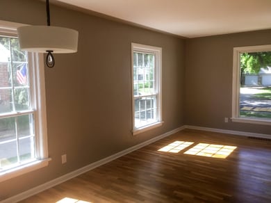 eat in area/living room