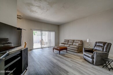 10522 W Palmeras Dr, Sun City, AZ 85373 - photo 6