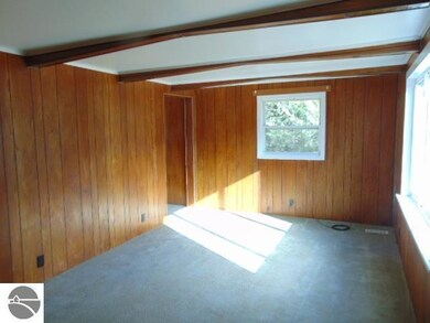 8829 E Pierce Rd, Ithaca, MI 48847 - photo 5