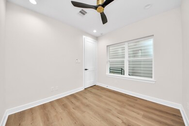 1603 Sylvester Rd, Houston, TX 77009 - photo 6