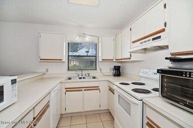 121 McNeela Dr unit 121, Titusville, FL 32796 - photo 5