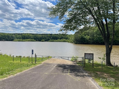 3113 Mattie Wade Rd, Sherrills Ford, NC 28673 - photo 4