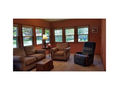 4-Seasons Porch/Room. Enter into the 4season sun r