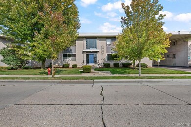4830 Briarwood Ave unit 2, Royal Oak, MI 48073 - photo 3