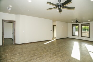 06   1560 Xavier Ct, Fortuna