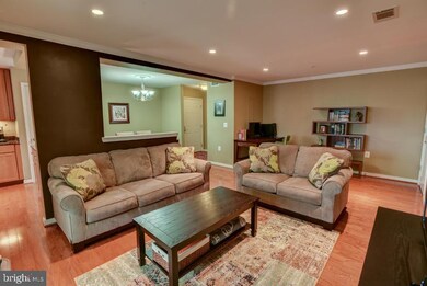 4069 S Four Mile Run Dr unit 102, Arlington, VA 22204 - photo 3