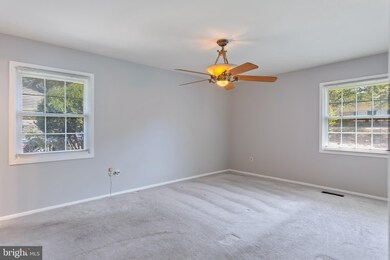 12508 Kembridge Dr, Bowie, MD 20715 - photo 4