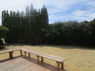 566-020588-back yard