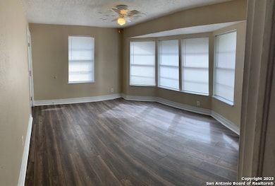 Look at those Bay-style windows!
