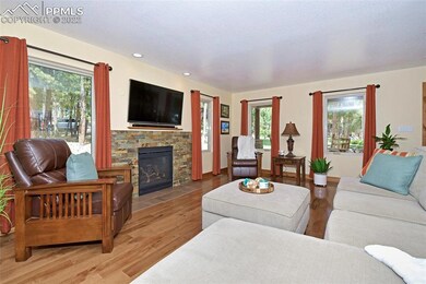 Living room w/ fireplace