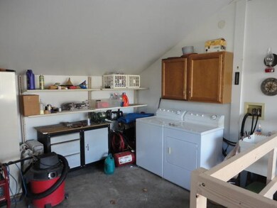 Parking Lot/Garage Garage/Laundry