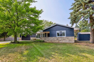 18019 Mohawk Dr, Spring Lake-2