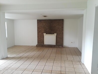 5174 Admiral Dr, Jacksonville, FL 32244 - photo 4