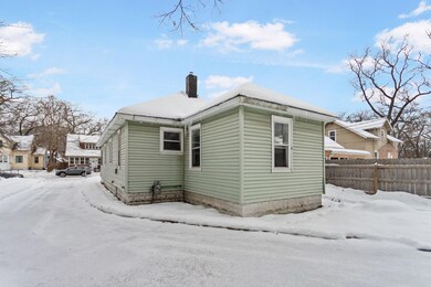 6-web-or-mls-2208-jefferson-st