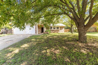 1106 Julie St, Weatherford, TX 76086 - photo 2