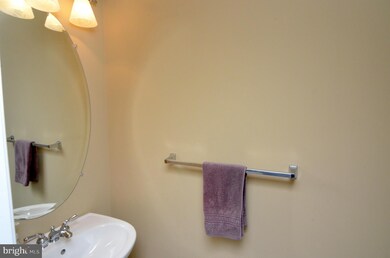 2465 Cheyenne Dr unit 83, Gambrills, MD 21054 - photo 3