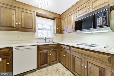 709 Maple Leaf Ln, Moorestown, NJ 08057 - photo 7