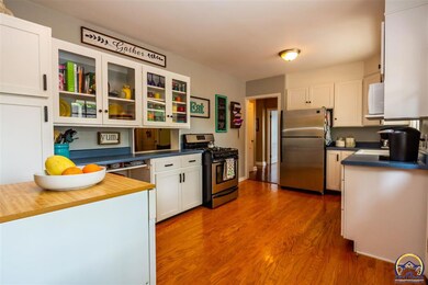 1947 SW Bowman Ct, Topeka, KS 66604 - photo 6