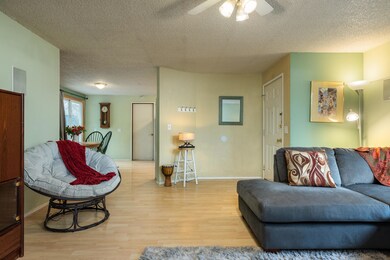 836 SE Douglas St 4 of 18