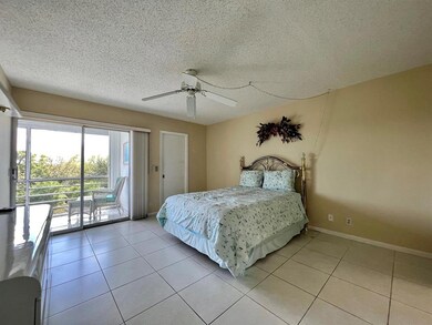 406 Greenbrier B, West Palm Beach, FL 33417 - photo 5