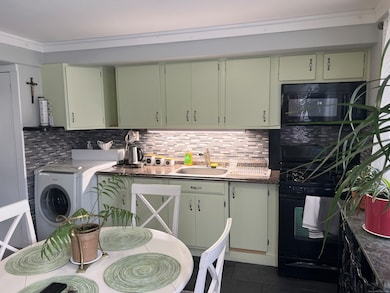 0 63 Court A Bld 18 Ct unit 24110827, Bridgeport, CT 06610 - photo 7