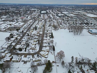 29713 Mackenzie Cir W, Warren, MI 48092 - photo 6