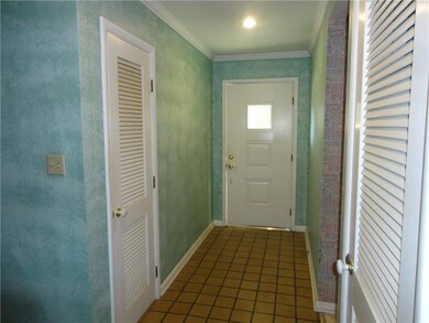 1502 Crescent Dr, Columbus, IN 47203 - photo 2