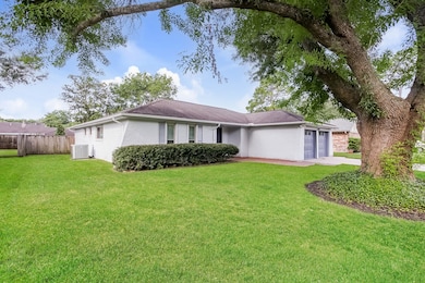 16106 David Glen Dr, Friendswood, TX 77546 - photo 2