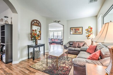 Bright, open front room to welcome you!