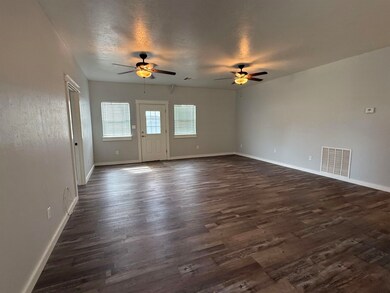 3076 3076 Rocking Horse Ranch Rd, Marlow, OK 73055 - photo 4